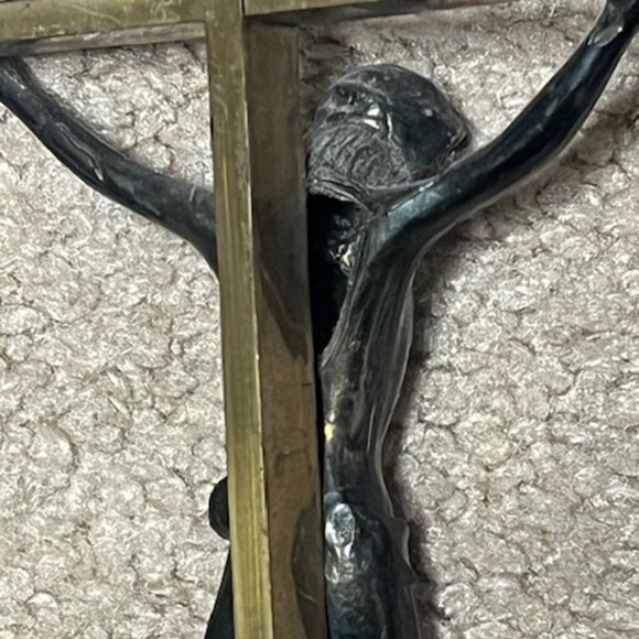 VTG 60's Brass Metal Pewter Jesus on Cross Crucifix Wall Hanging Religious10"x5" - Picture 14 of 16